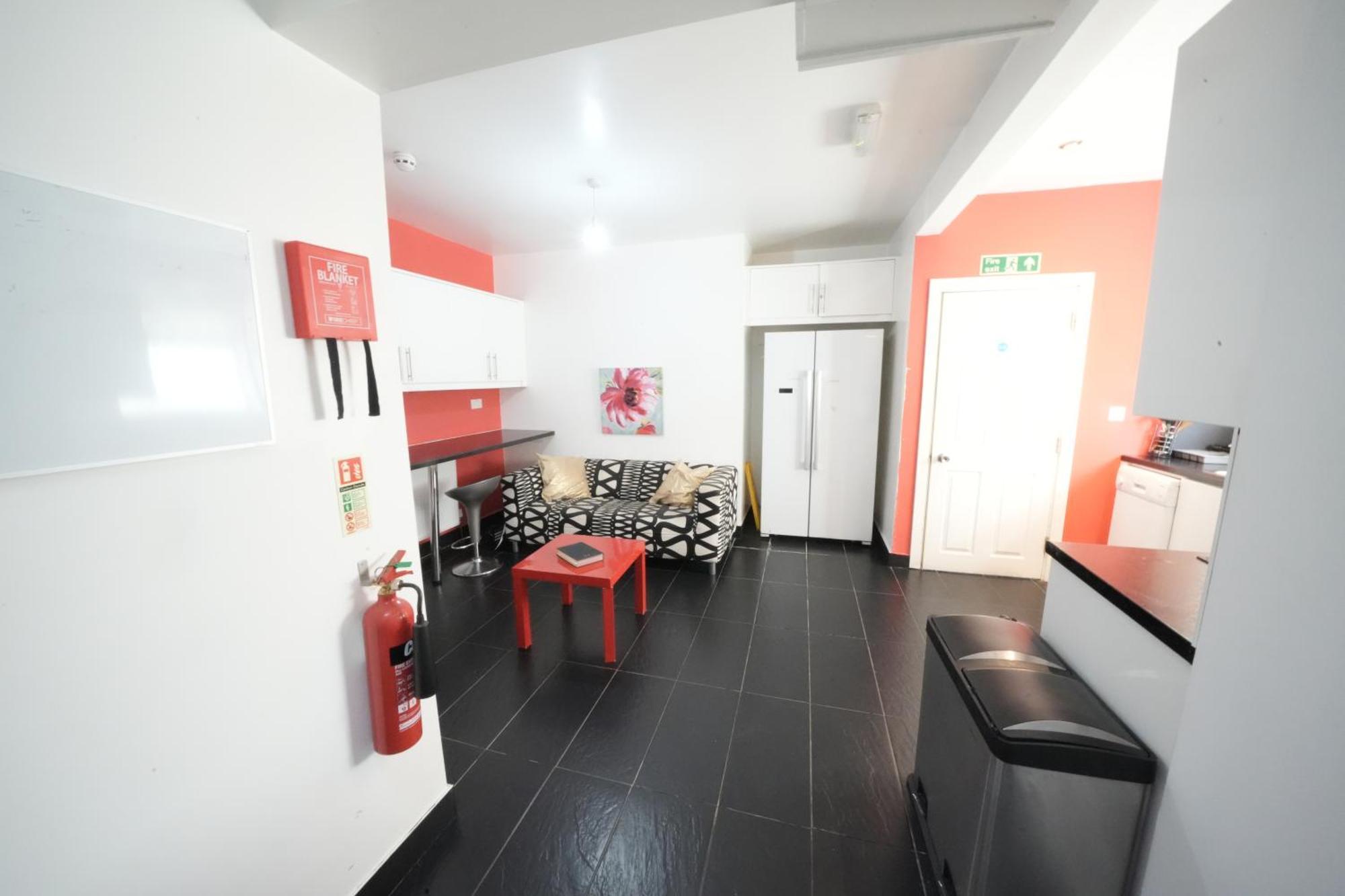 The Great Airport Place-Private Bedrooms With Private Bathroom-1 Bus To Heathrow Airport-5 Minutes By Car- Helpful Advice From Our Team Harmondsworth Exteriér fotografie