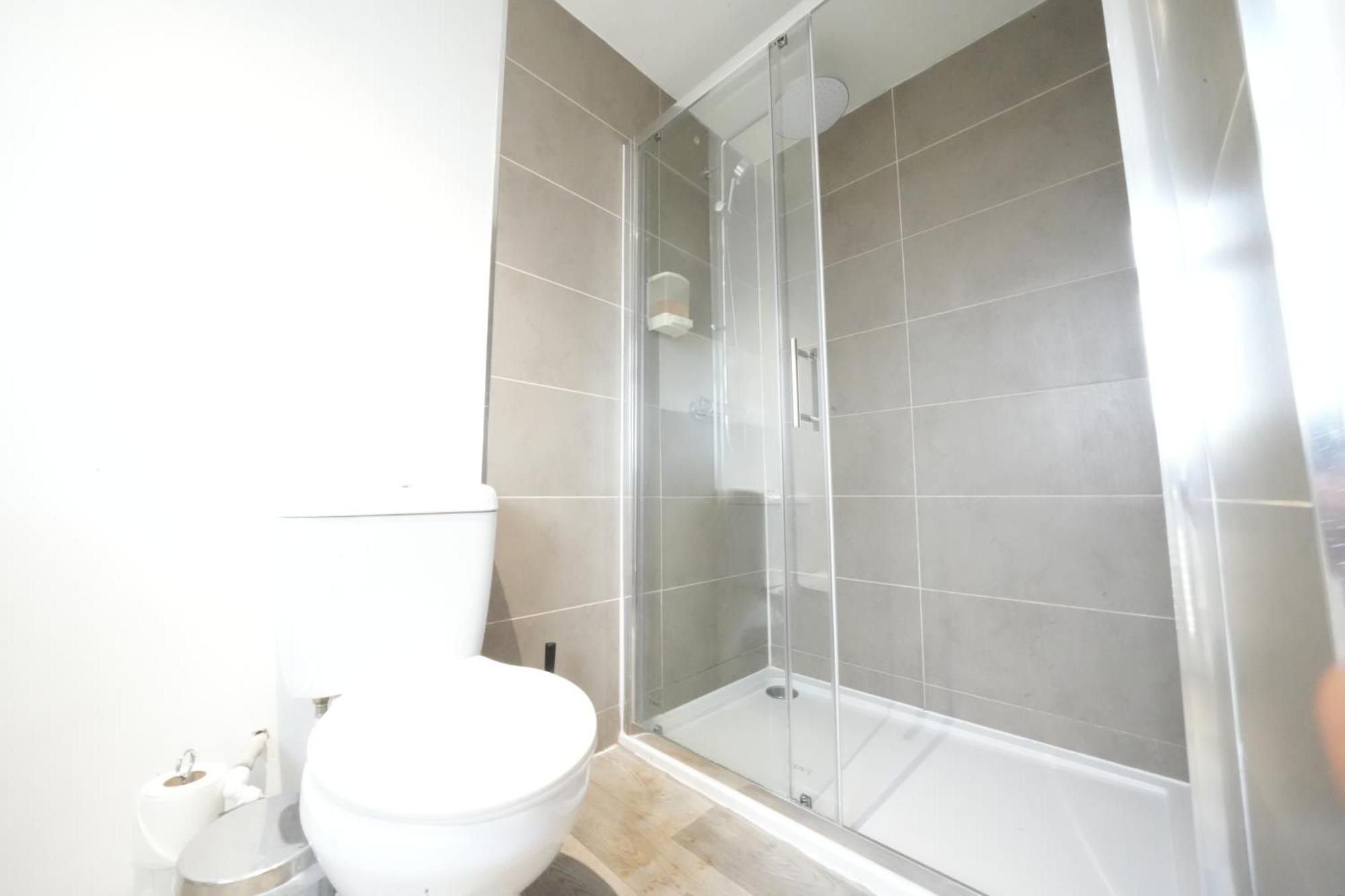 The Great Airport Place-Private Bedrooms With Private Bathroom-1 Bus To Heathrow Airport-5 Minutes By Car- Helpful Advice From Our Team Harmondsworth Exteriér fotografie