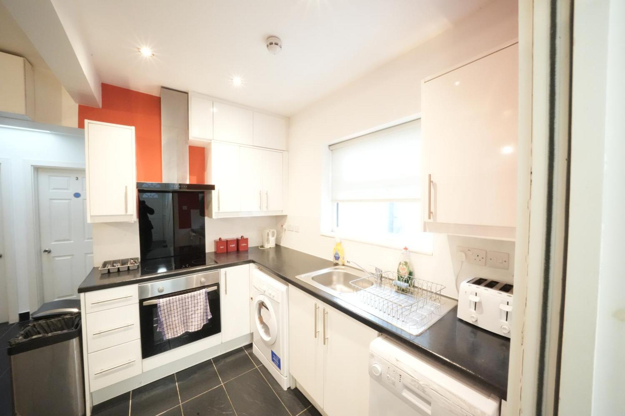 The Great Airport Place-Private Bedrooms With Private Bathroom-1 Bus To Heathrow Airport-5 Minutes By Car- Helpful Advice From Our Team Harmondsworth Exteriér fotografie