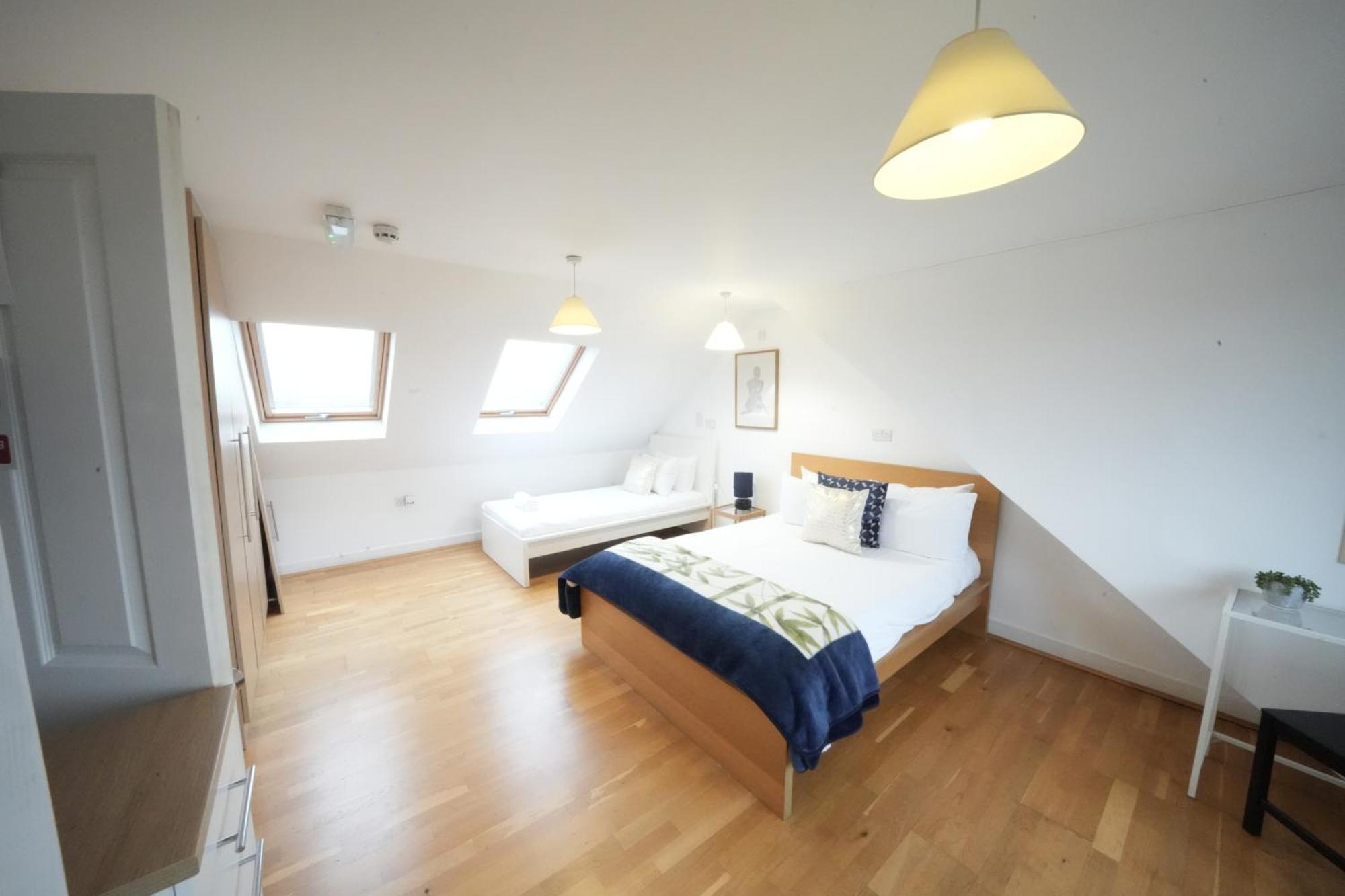 The Great Airport Place-Private Bedrooms With Private Bathroom-1 Bus To Heathrow Airport-5 Minutes By Car- Helpful Advice From Our Team Harmondsworth Exteriér fotografie