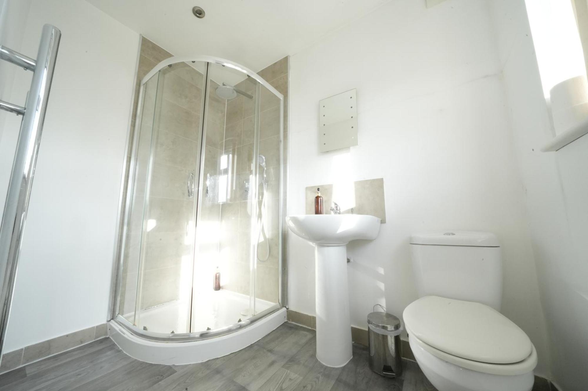 The Great Airport Place-Private Bedrooms With Private Bathroom-1 Bus To Heathrow Airport-5 Minutes By Car- Helpful Advice From Our Team Harmondsworth Exteriér fotografie