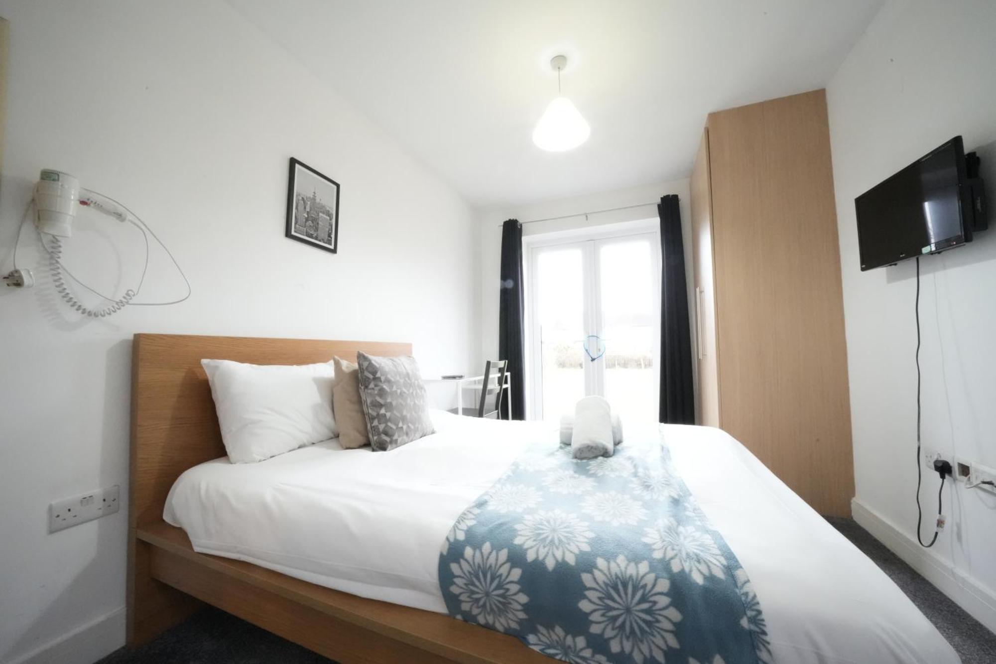 The Great Airport Place-Private Bedrooms With Private Bathroom-1 Bus To Heathrow Airport-5 Minutes By Car- Helpful Advice From Our Team Harmondsworth Exteriér fotografie