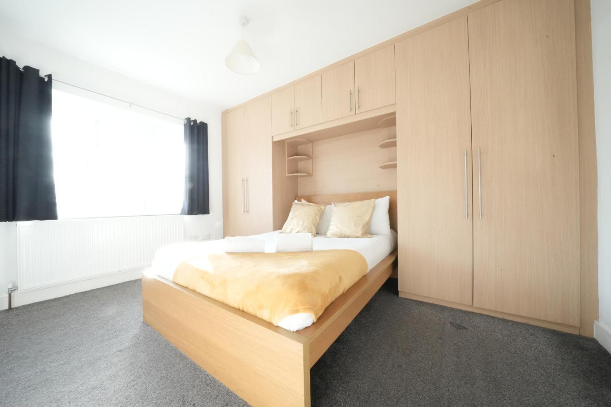 The Great Airport Place-Private Bedrooms With Private Bathroom-1 Bus To Heathrow Airport-5 Minutes By Car- Helpful Advice From Our Team Harmondsworth Exteriér fotografie
