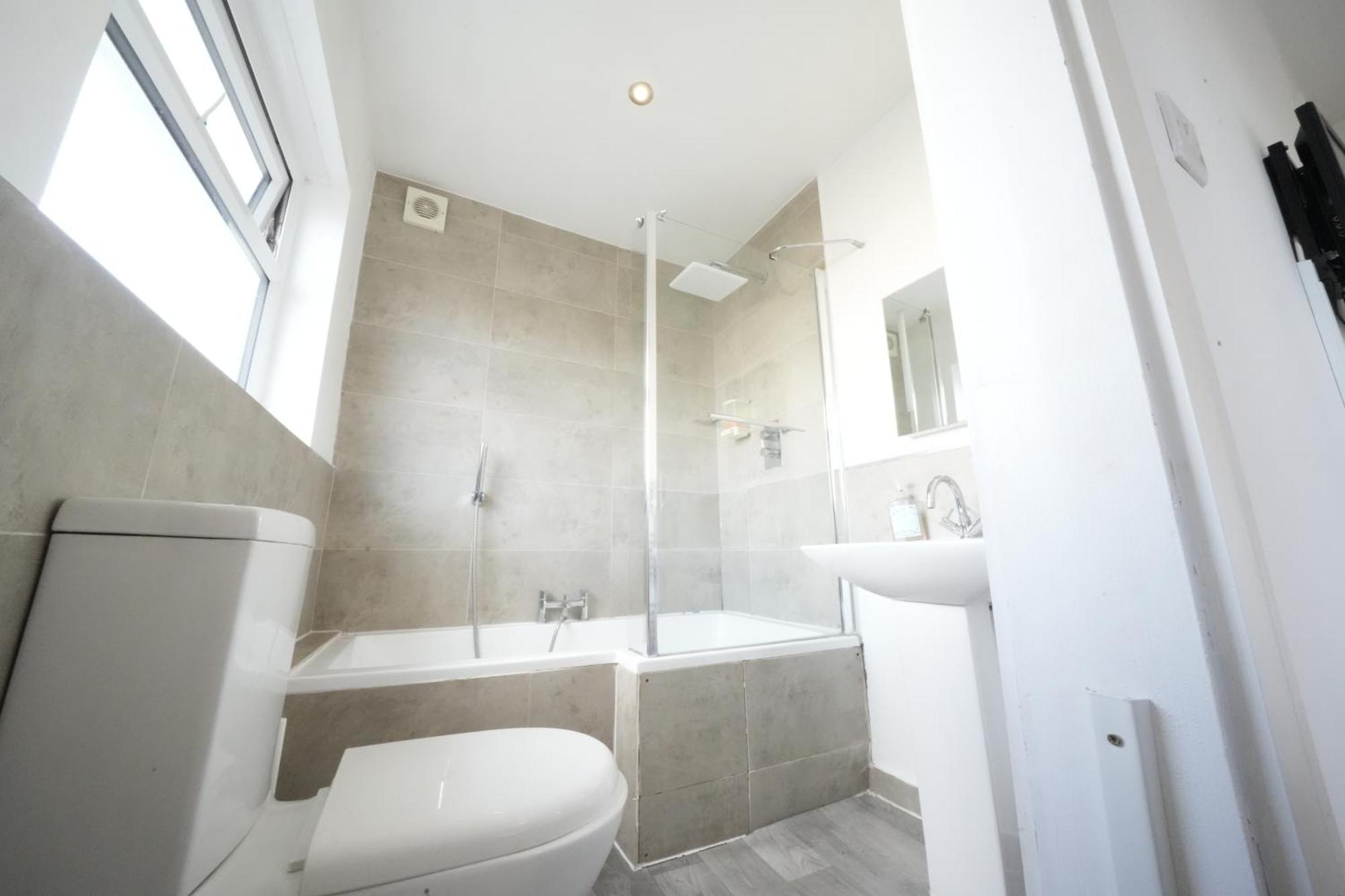 The Great Airport Place-Private Bedrooms With Private Bathroom-1 Bus To Heathrow Airport-5 Minutes By Car- Helpful Advice From Our Team Harmondsworth Exteriér fotografie