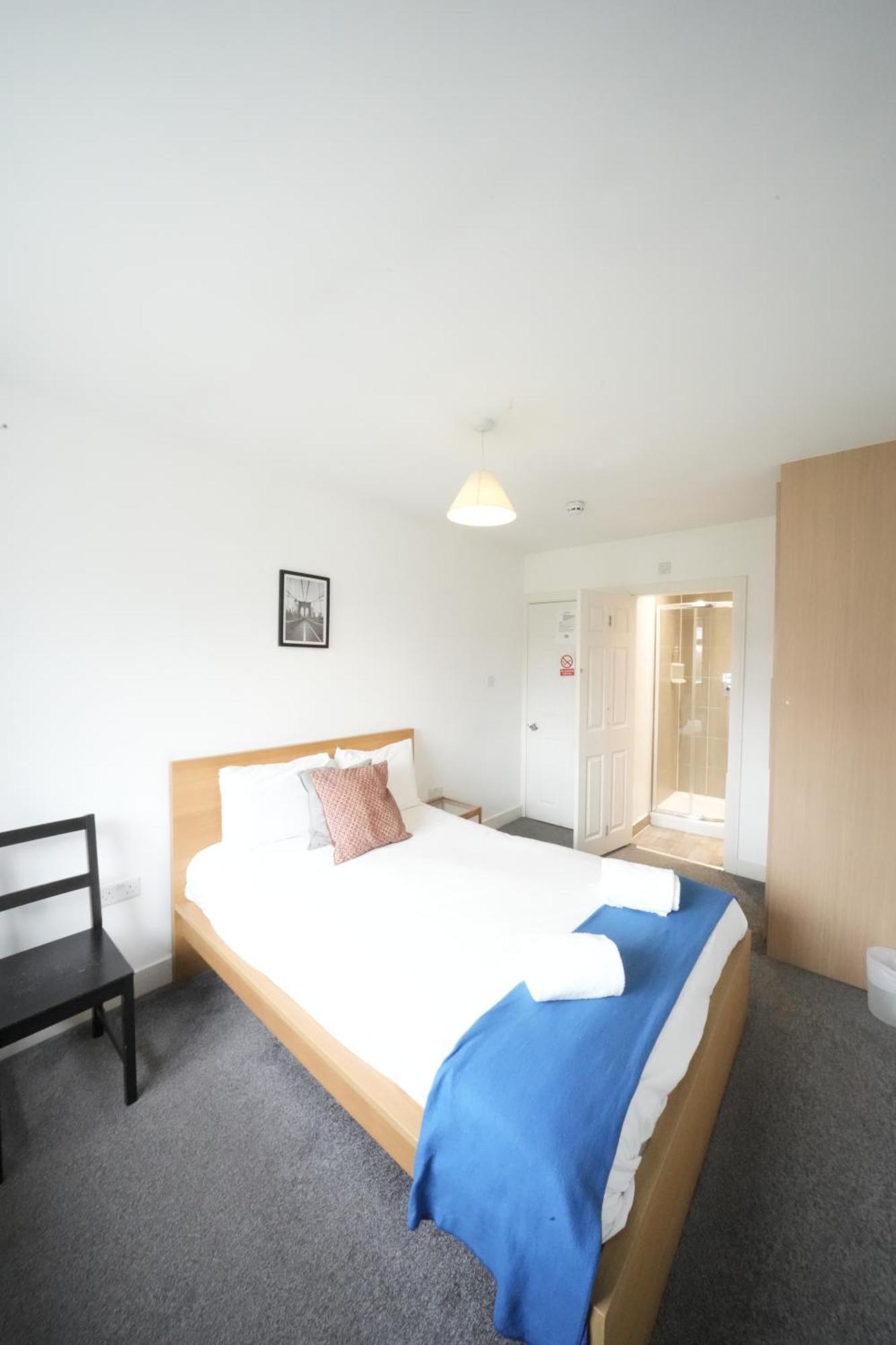 The Great Airport Place-Private Bedrooms With Private Bathroom-1 Bus To Heathrow Airport-5 Minutes By Car- Helpful Advice From Our Team Harmondsworth Exteriér fotografie